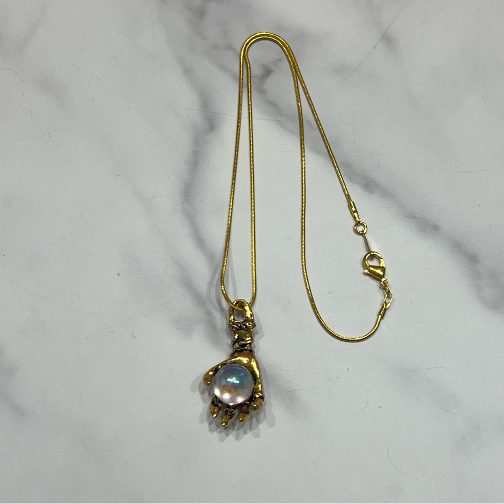 Vintage Fortune Teller’s Crystal Ball Necklace Hand Cradling Orb Pendant Withcy